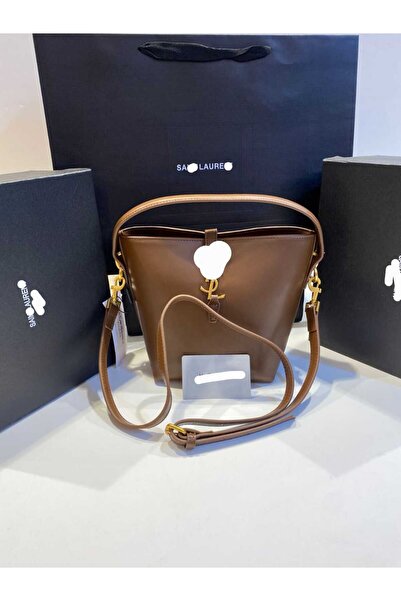 Sal Shoulder bag, an exact copy of the famous brand. It comes with a box, a bag, and a warranty card with the same brand name.