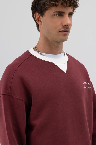 VAMOSCLO oversized Φούτερ με λαιμόκοψη με τύπωμα Βουργουνδίας