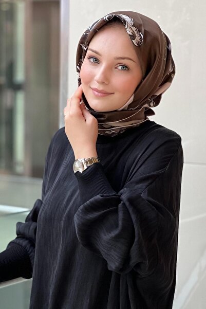 Mahal وشاح حريري من نوع تويل من ليجا كارديلين