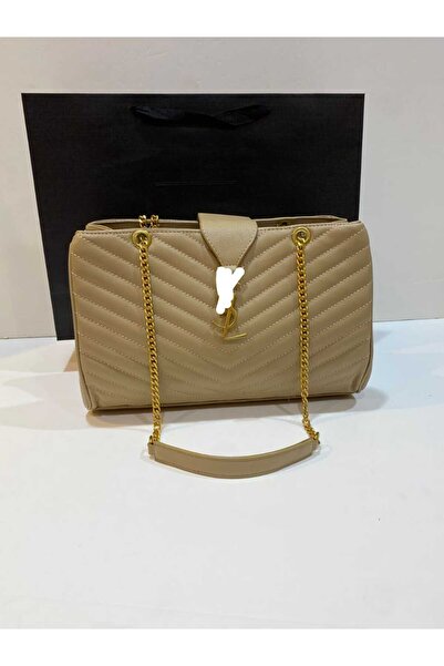 CHA Shoulder bag, an exact copy of the famous brand. It comes with a box, a bag, and a warranty card with the same brand name.
