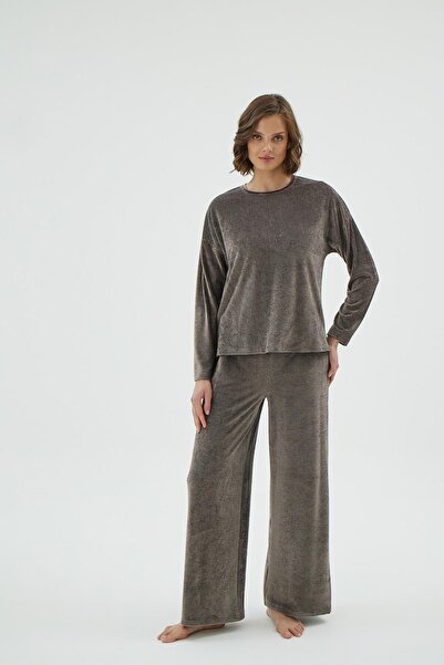 Sevim Women's Velvet Relaxed Fit Long Sleeve Wide Leg Brown Pajama Set C3T0N171