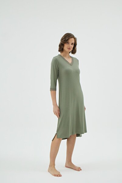 Sevim Дамска каки нощница с V-образно деколте, къси ръкави и дантелени детайли C3T1N171