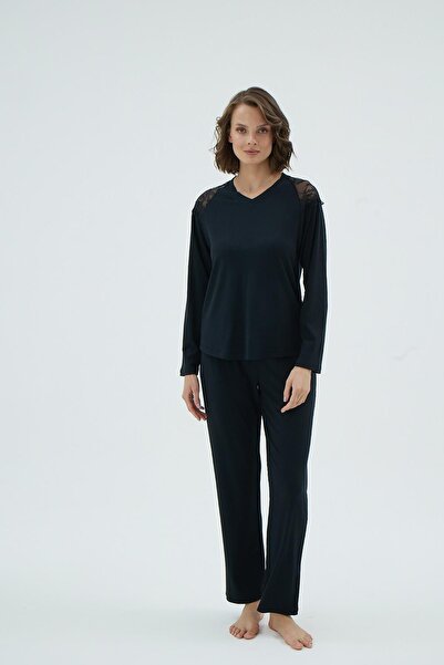 Sevim Жіночий чорний комплект піжами з V-подібним вирізом, довгими рукавами та мереживними деталями C4T2N271