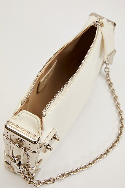 Levidor White metal corner shoulder bag
