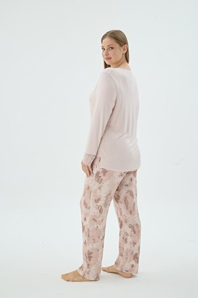 Sevim Γυναικείο σετ πιτζάμες με μακρυμάνικο μοτίβο με λεπτομέρεια από δαντέλα με λαιμόκοψη σε σχήμα V C8T3N271