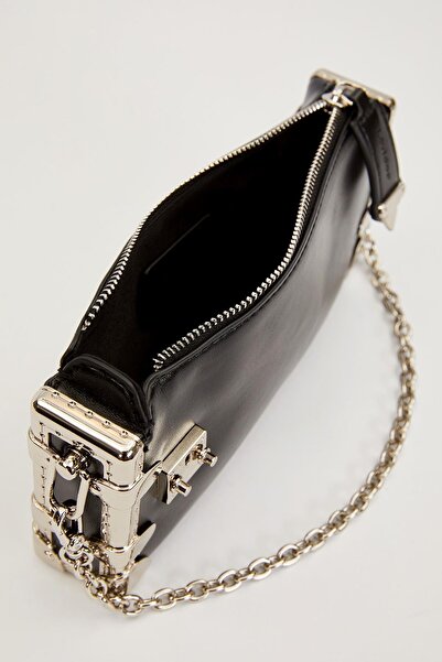 Levidor Black metal corner shoulder bag