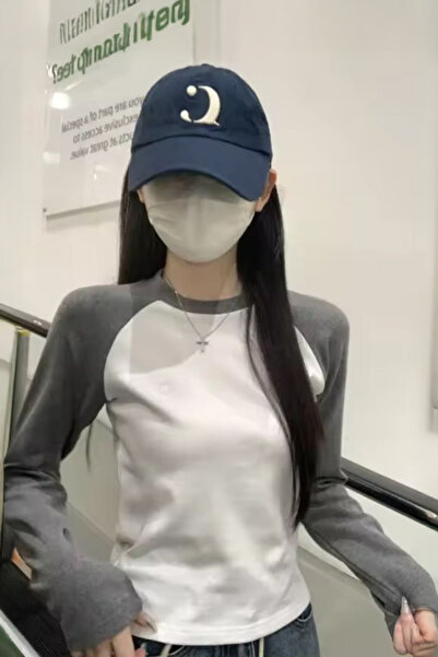 Karakedi Anthracite Raglan Sleeve White Basic Long Sleeve Crop