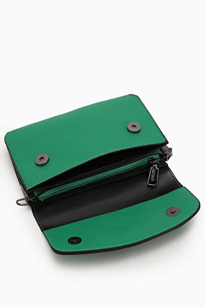 Levidor Emerald Green Metal Logo Shoulder Bag
