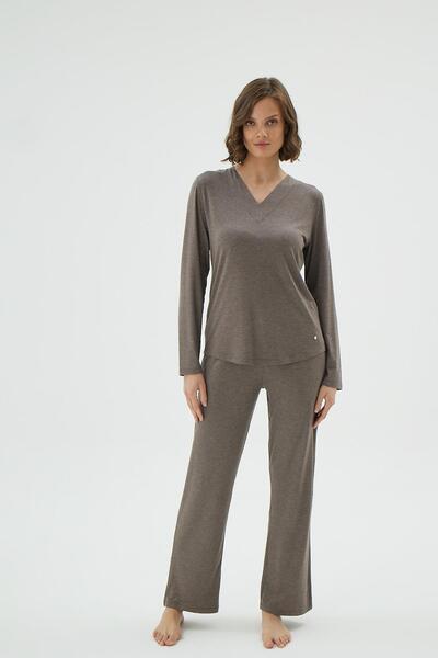 Sevim Women's V-Neck Long Sleeve Solid Brown Comfortable Fit Pajama Set C6T5N171