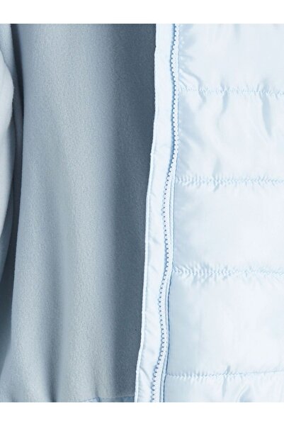 LC Waikiki LCW ECO Kapüşonlu Kız Çocuk Şişme Mont