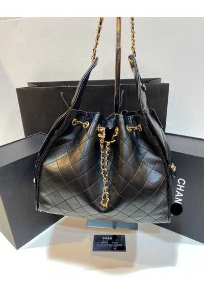 CHA Shoulder bag, an exact copy of the famous brand. It comes with a box, a bag, and a warranty card with the same brand name.
