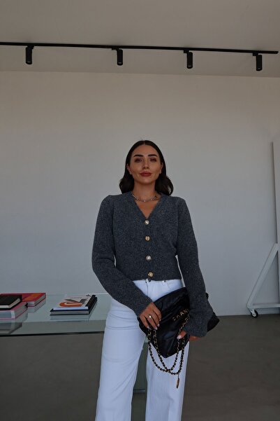 Özge Özgenç V-Neck Button Detailed Knitted Cardigan