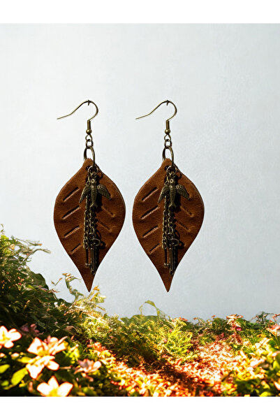 Derili Dükkan Kuş ve Anahtar Detaylı Deri Küpe – El Yapımı Vintage Bohem Tasarım