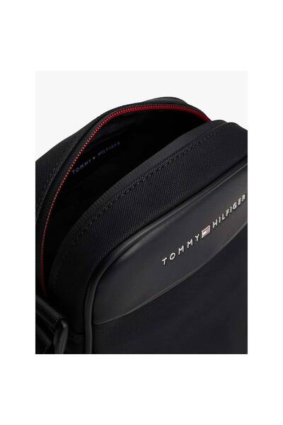 Tommy Hilfiger Férfi fekete válltáska (AM0AM13624-BDS)