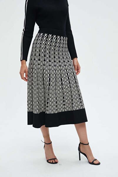 Nichii Printed Midi Skirt with Ruffles