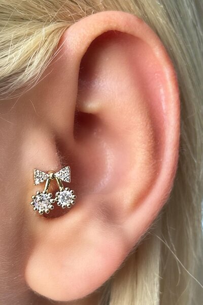 TAKIŞTIR Altın Renk Kiraz Figürlü Çelik Tragus/Kıkırdak Küpe/Piercing (Tek)