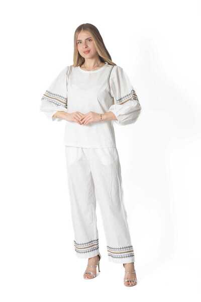 Yola Embroidered Solid Bootcut Jeans