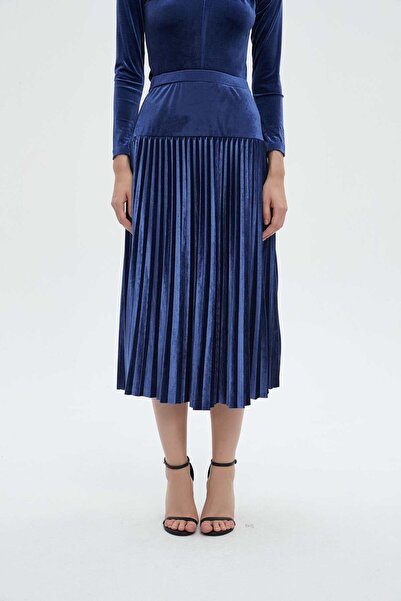 mica Pleated Solid Midi Skirt
