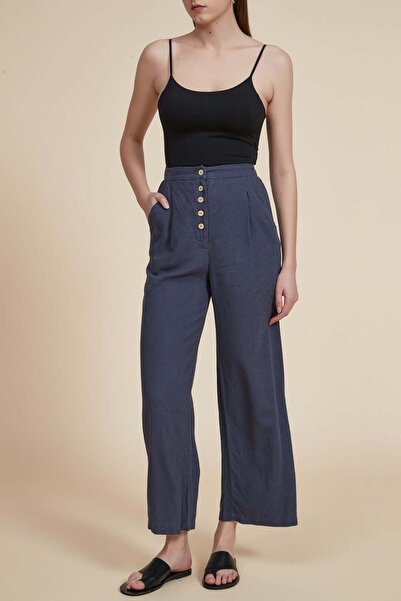 Yola بنطلون كلاسيكي واسع الساق بأزرار أمامية