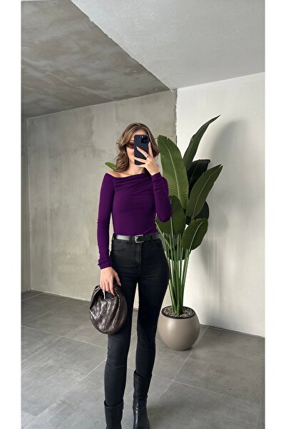 asfamoda Kadın Mor Tek Omuz Kayık Yaka Büzgülü Parmak Geçirmeli Body Bluz