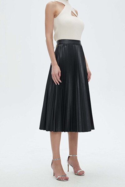 Nichii Solid Pleated Midi Skirt