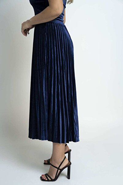 Nichii Solid Pleated Midi Skirt