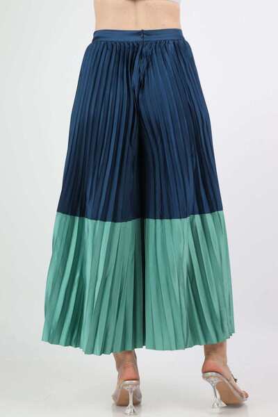 DALYDRESS High-Waisted Pleated Jeans