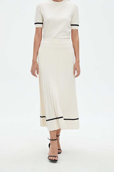 Nichii Ribbed Solid Midi Skirt