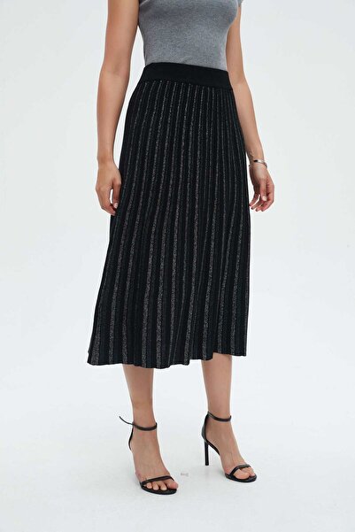 Nichii Polka Dot Midi Skirt with Ruffles