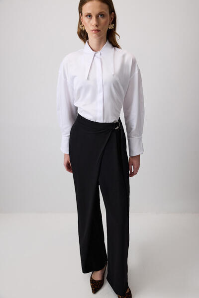 Touché Privé Double-Breasted Pants with Buckle Detail