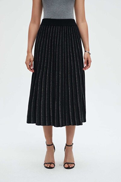 Nichii Polka Dot Midi Skirt with Ruffles