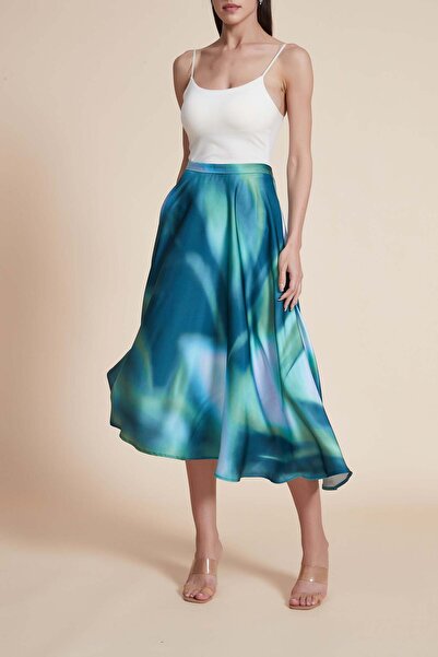 Yola تنورة ميدي بطبعة جرافيكية مكشكشة