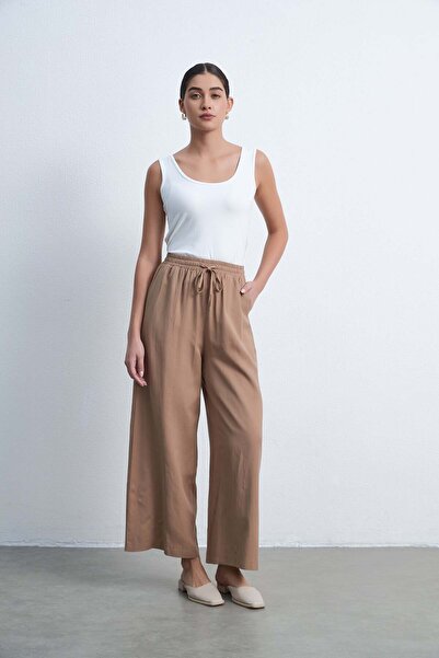 Livia بنطلون واسع الساق سادة