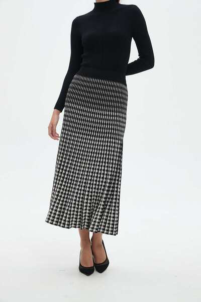 Nichii Checkered Ruffled Midi Skirt