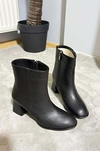 Les Passent Жіночі чорні черевики на товстому каблуці з яйцеподібним носком і застібкою-блискавкою