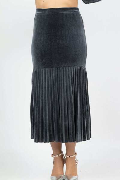 Nichii Solid Pleated Midi Skirt