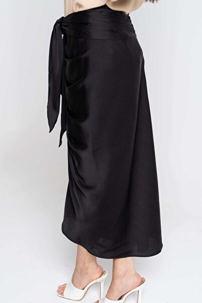 Nichii Solid Midi Skirt with Ruffles