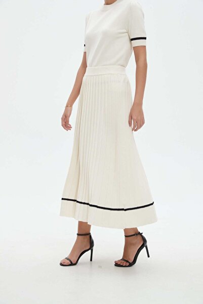 Nichii Ribbed Solid Midi Skirt