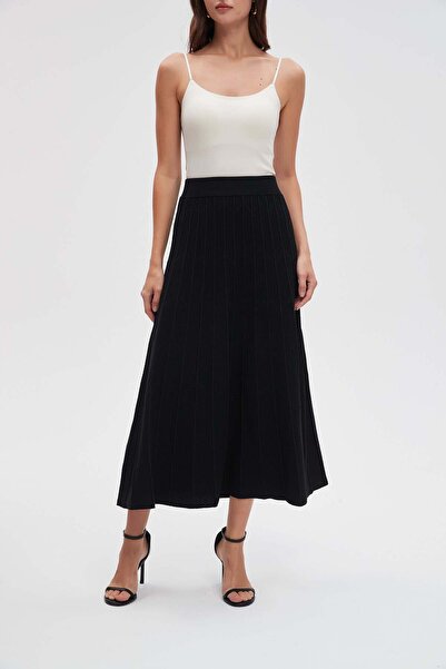 Yola Ribbed Midi Skirt