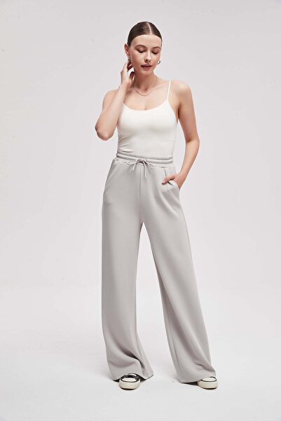 Livia Wide-Leg Front-Pocket Pants