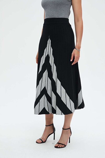 Nichii Printed Midi Skirt