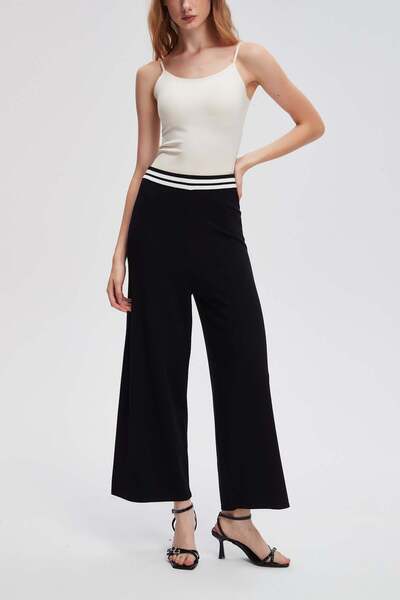 menta Solid Wide-Leg Pants