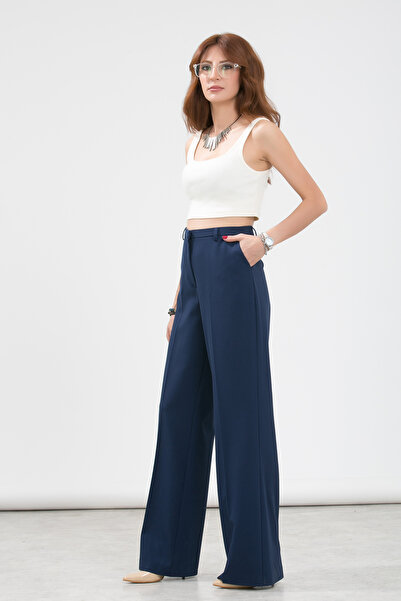 LA PANTE بنطلون منسوج بتصميم بوتشي باتشي