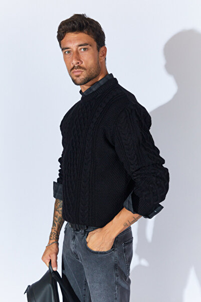 Manche Crew Neck Knitted Regular Fit Sweater - Black |   Mew515245-01