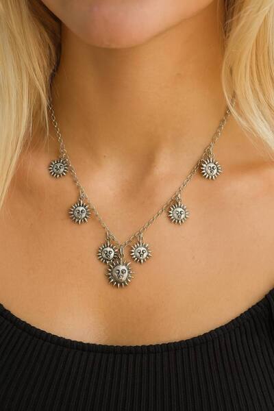 Herşey Nota قلادة نسائية بتصميم الشمس مكونة من 5 قطع - مع سلسلة بطول 60 سم، ت...