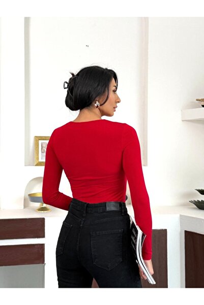 Lila Moda Women's Bodycon Ring Neckline Low-Cut Blouse Trend Model