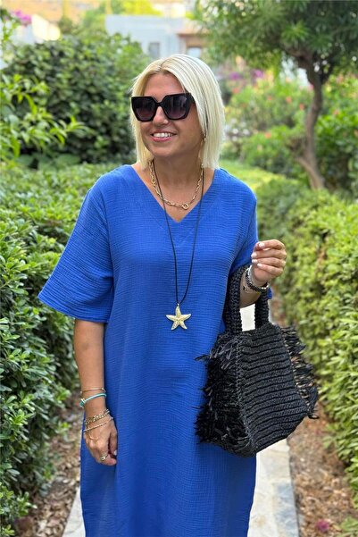 By Esra Celkan Mavi V Yaka Yıldız Kolyeli Düz Elbise