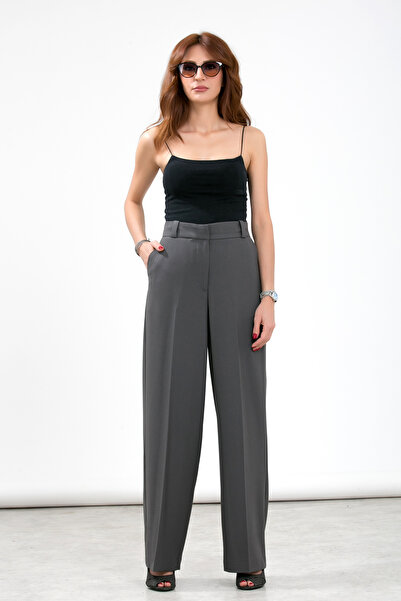 LA PANTE High Waist Comfortable Fit Pants with Back Flap Pockets
