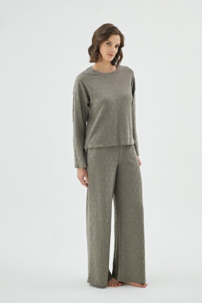 Sevim Women's Winter Patterned Long Sleeve Wide Leg Pajama Set C8T2N171