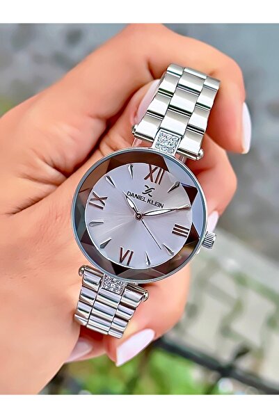 Daniel Klein Cut Glass 3 Atm Water Resistant Steel Band Suitable for Daily Use Women's Wristwatch